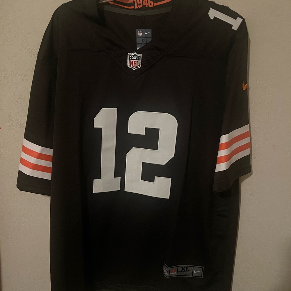 SHEDUER SANDERS XL MENS UNISEX NFL PLAYERS JERSEY BROWN NWT STITCHED LETTERING
